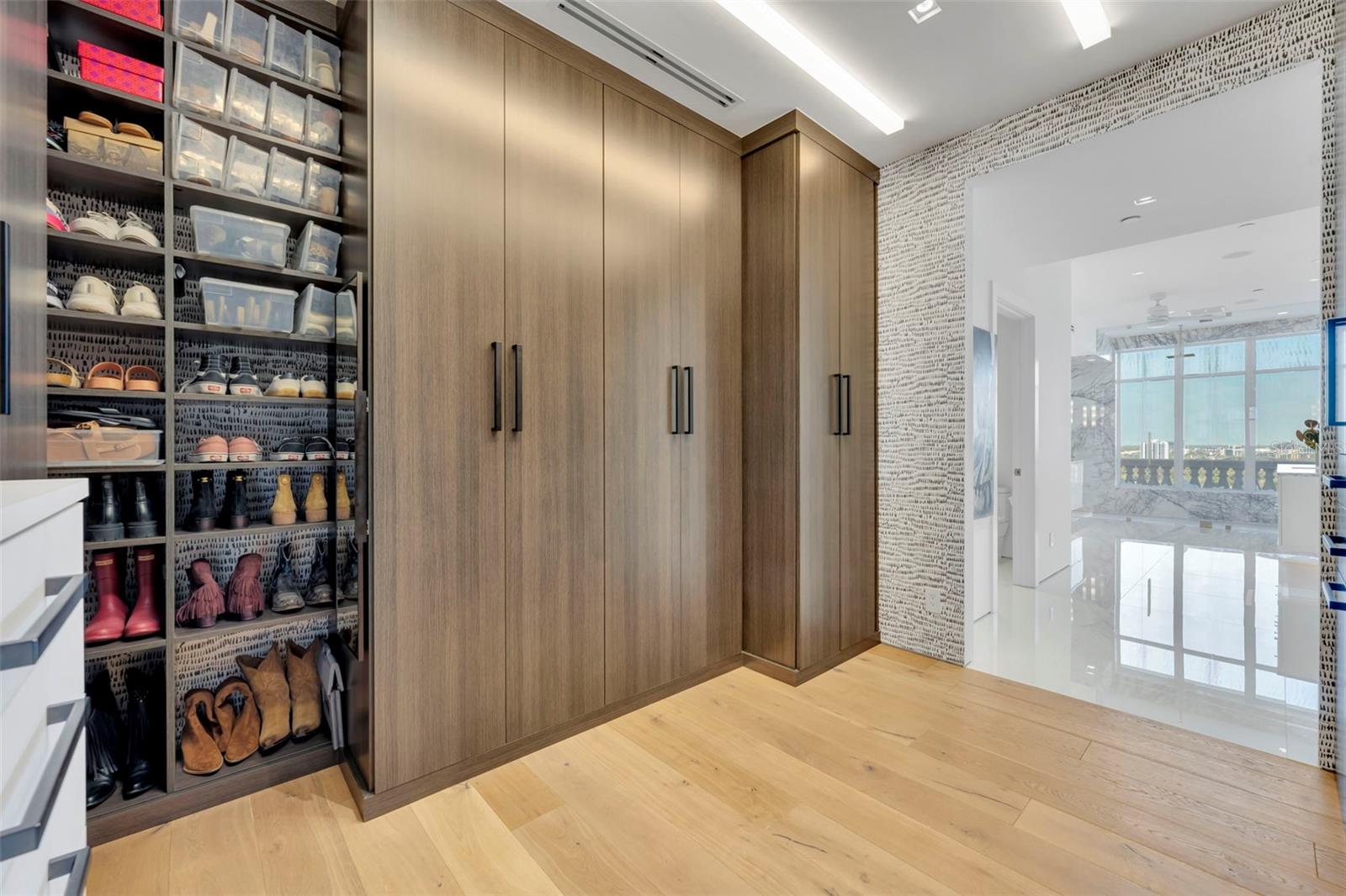 SANCTUARY DOWNTOWN - Residential