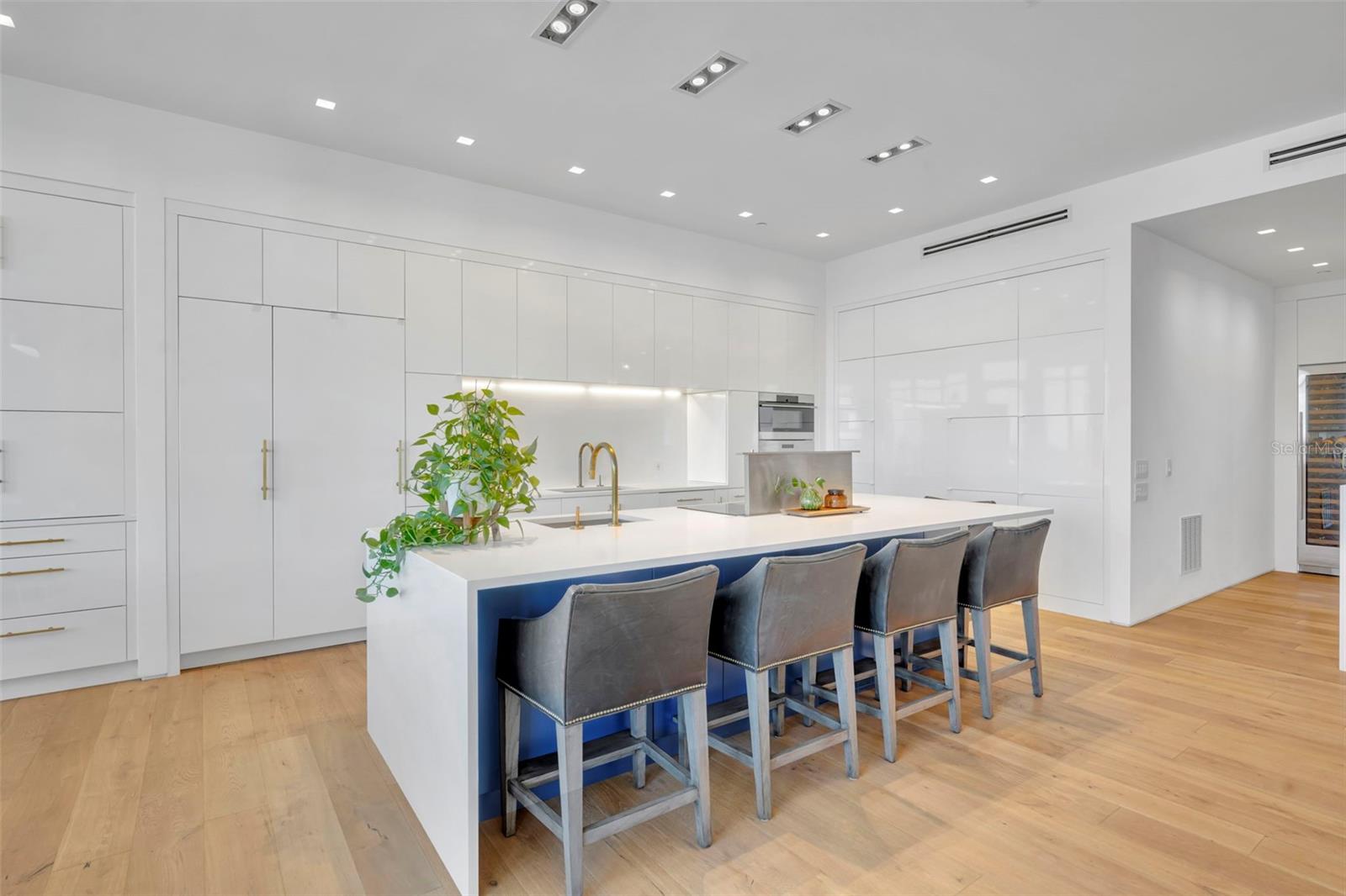 SANCTUARY DOWNTOWN - Residential