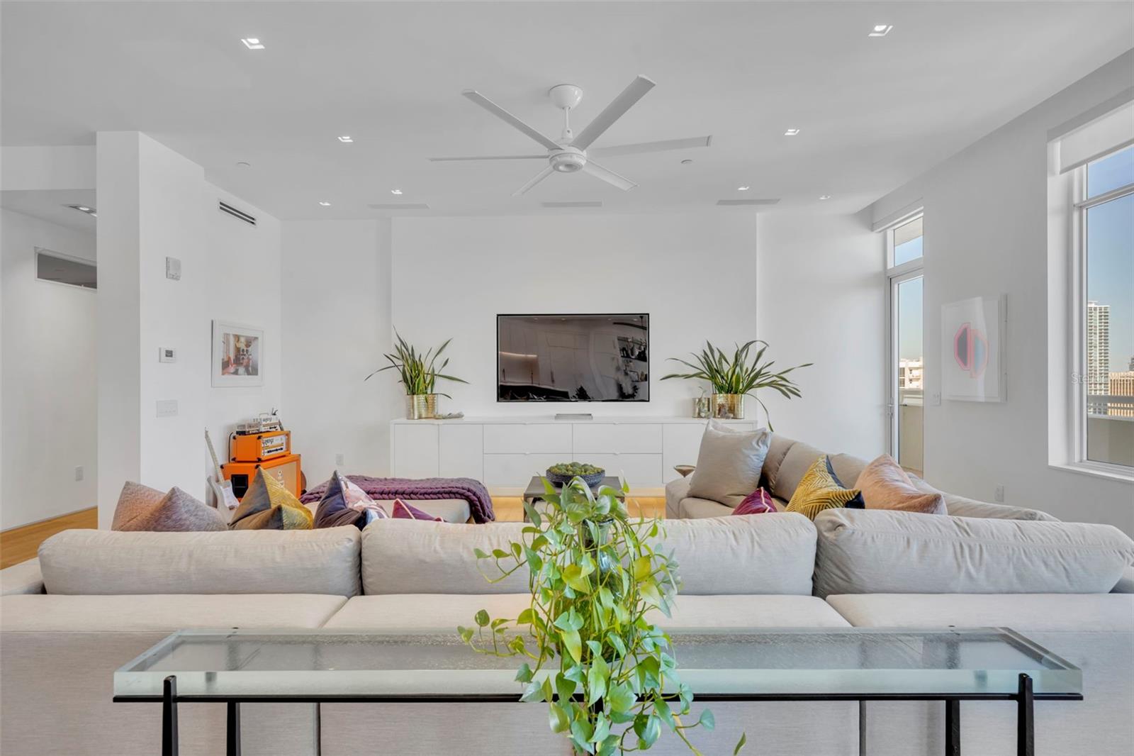 SANCTUARY DOWNTOWN - Residential