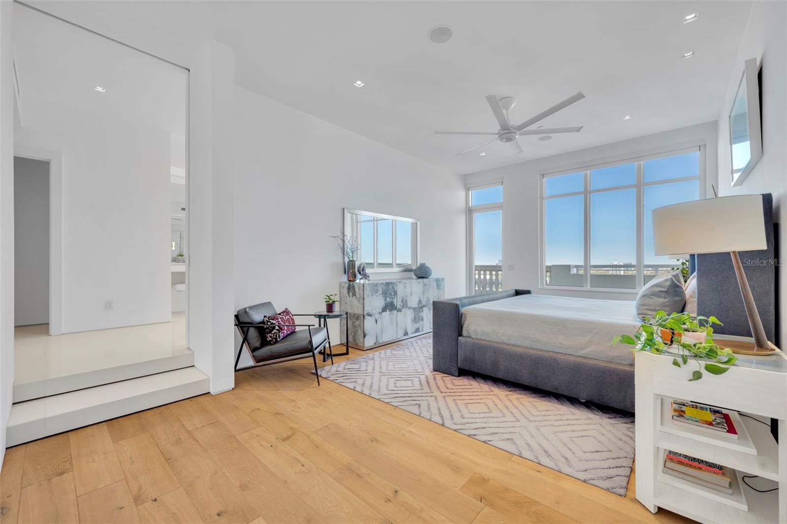 SANCTUARY DOWNTOWN - Residential