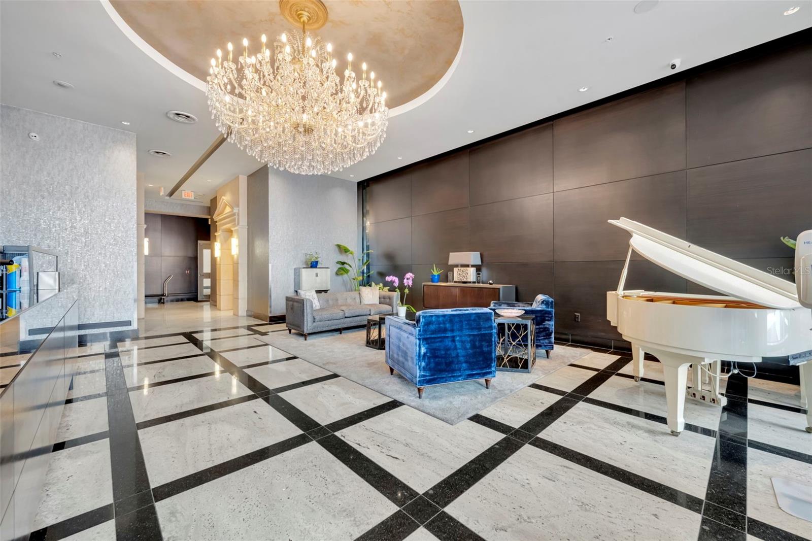 SANCTUARY DOWNTOWN - Residential