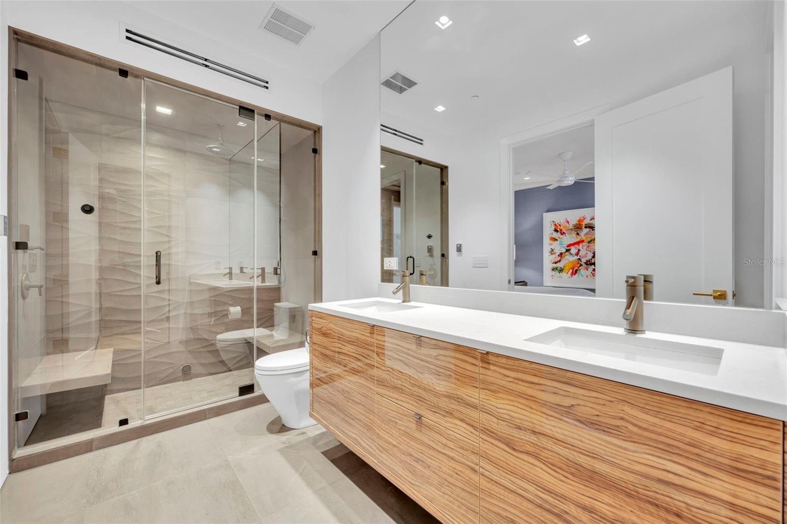 SANCTUARY DOWNTOWN - Residential