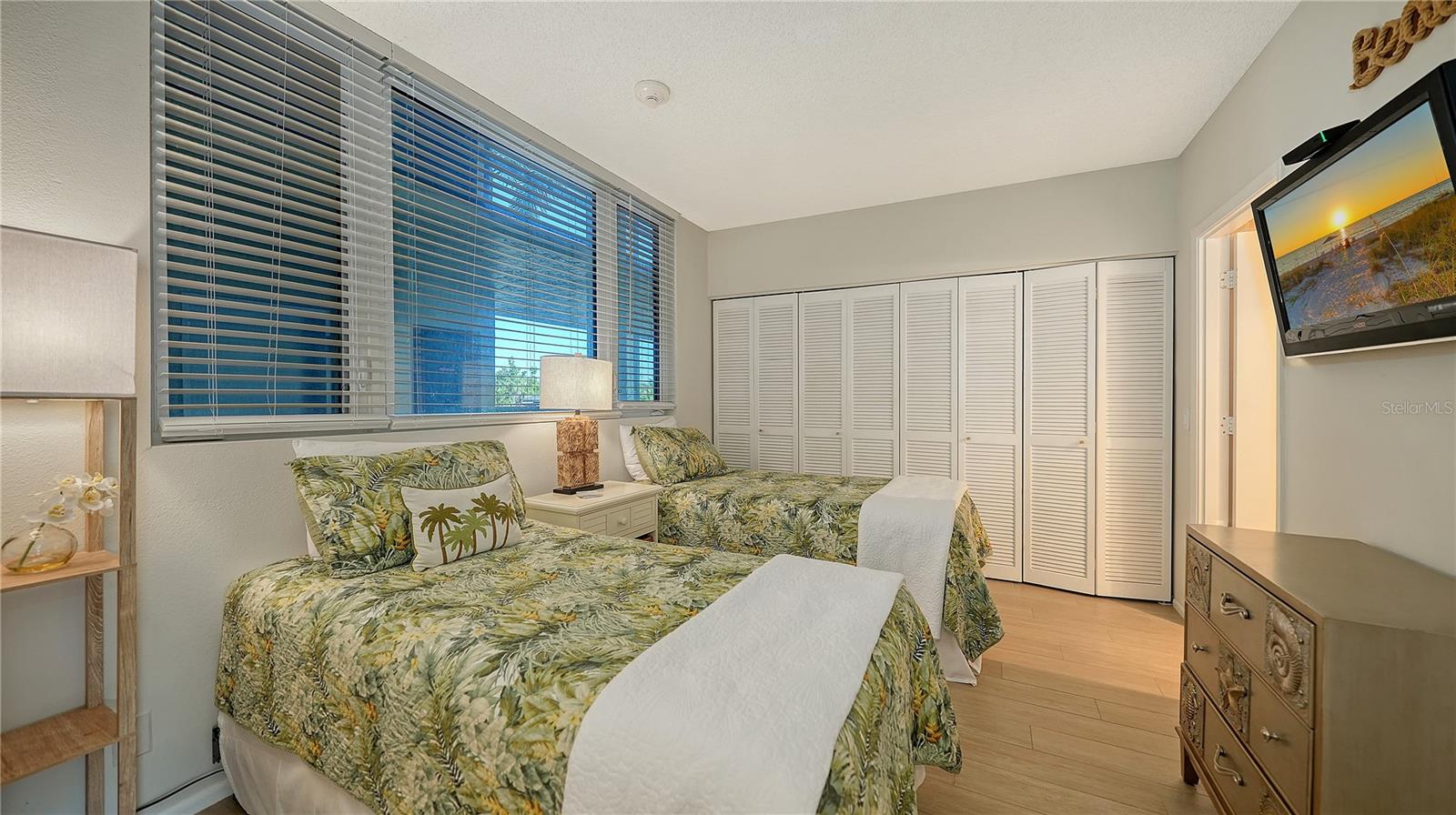 BEACHPLACE I - Residential