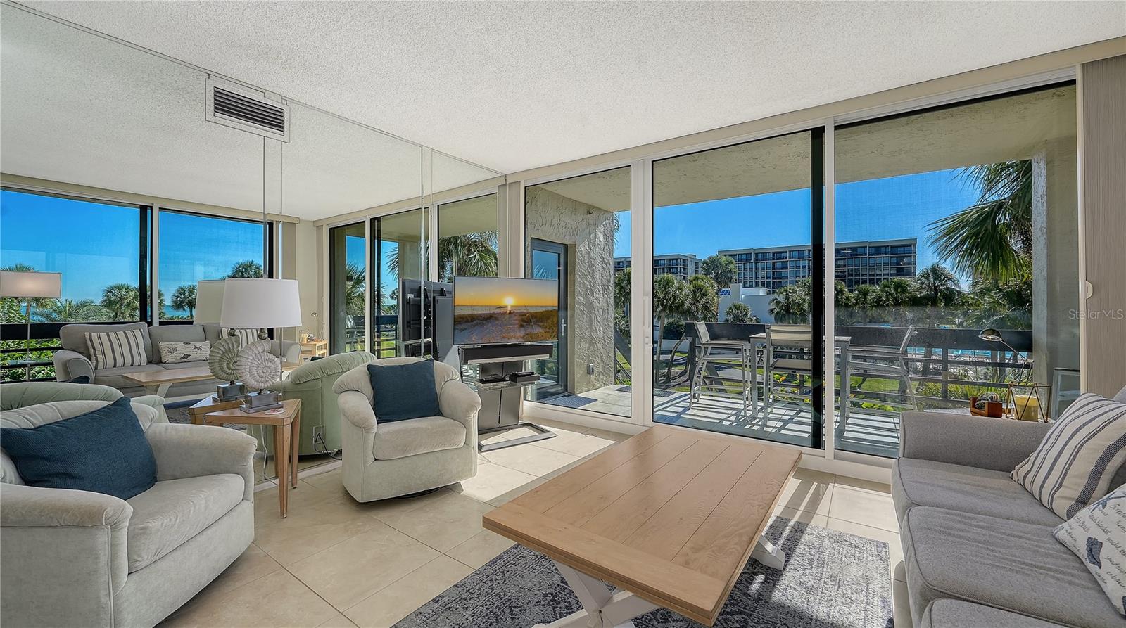 BEACHPLACE I - Residential