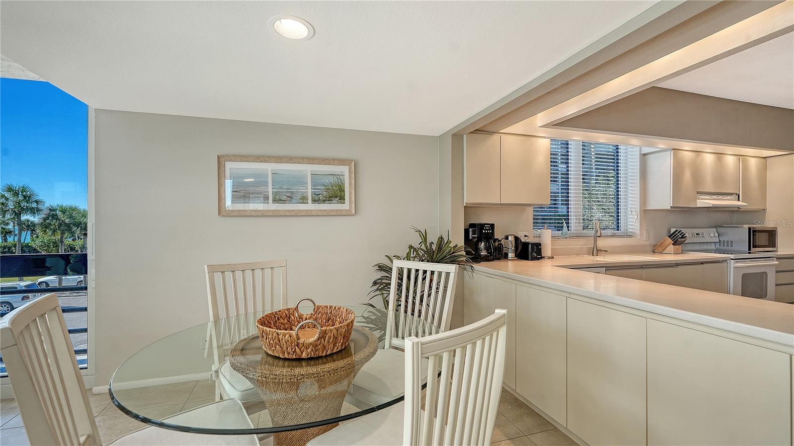 BEACHPLACE I - Residential