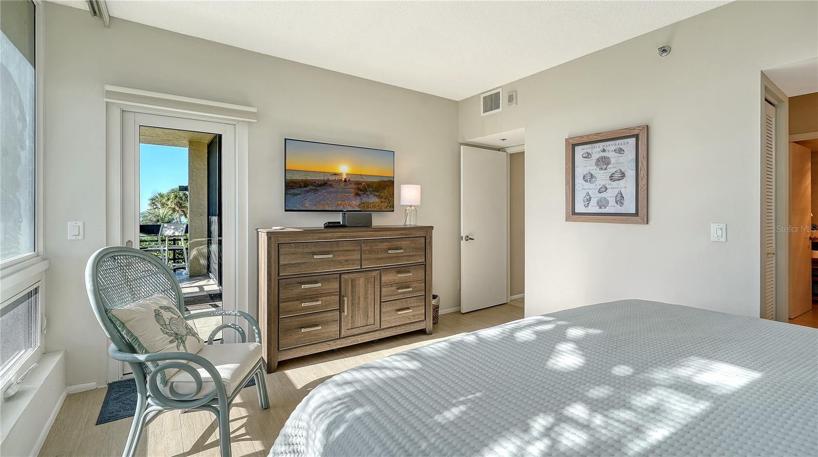 BEACHPLACE I - Residential