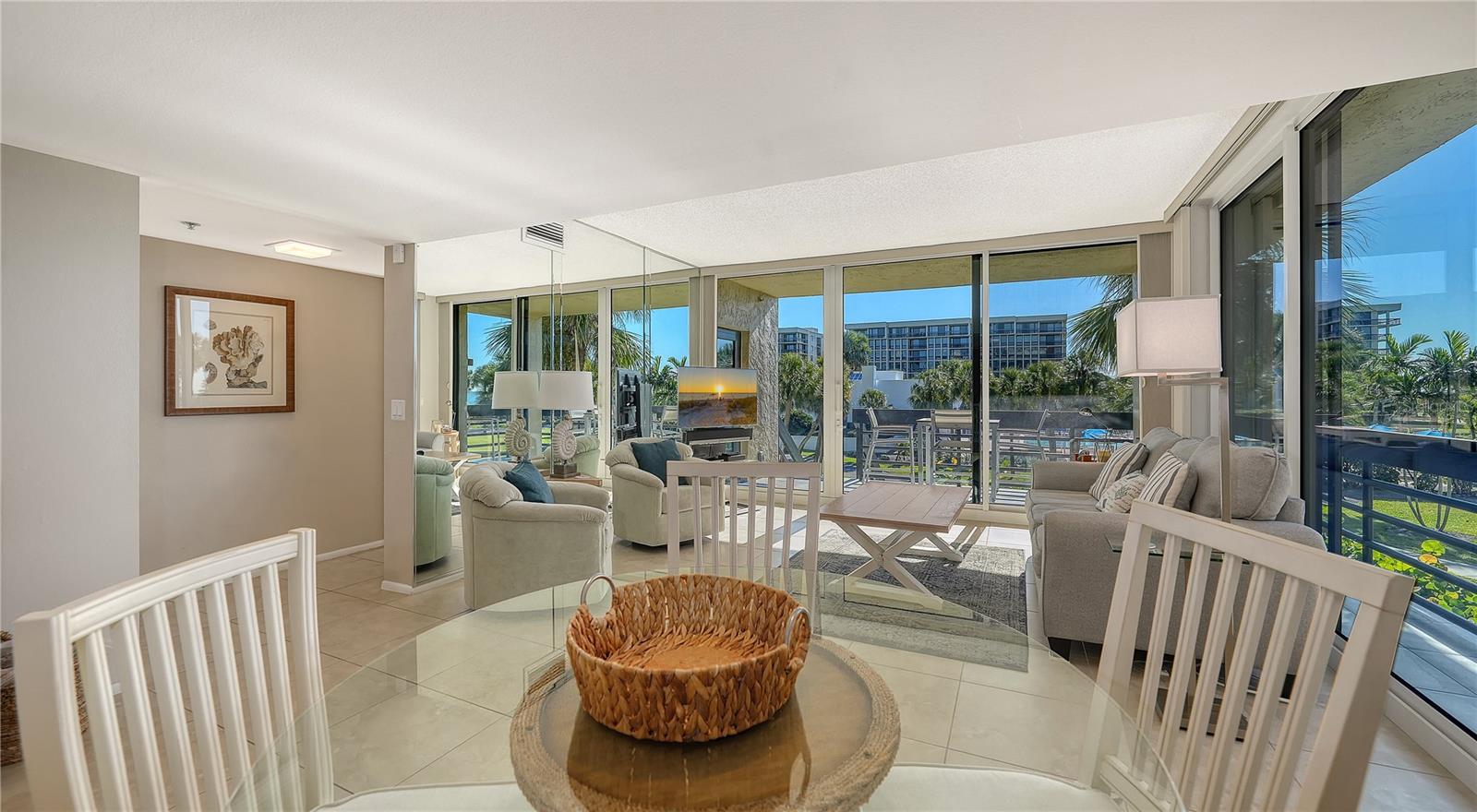 BEACHPLACE I - Residential