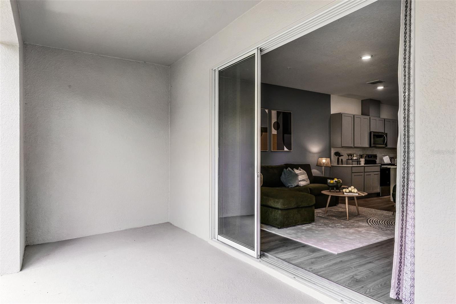 NONA WEST - Residential