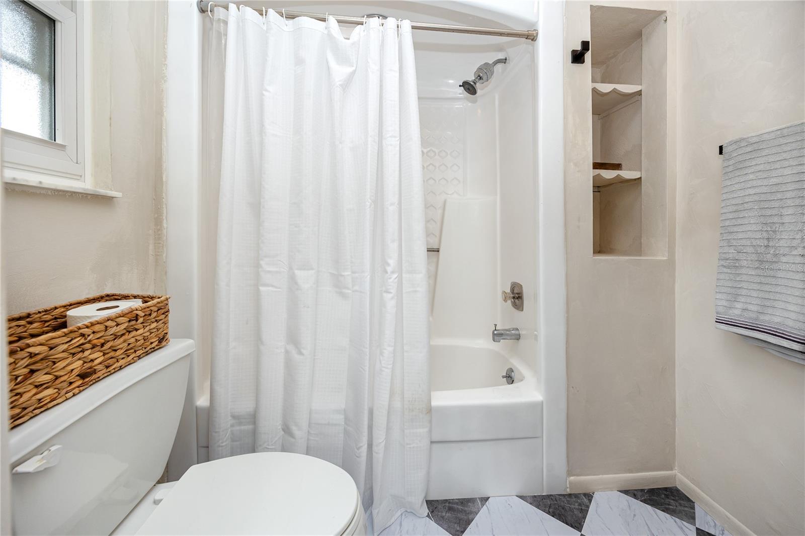 BAY WOODS-UNIT I - Residential