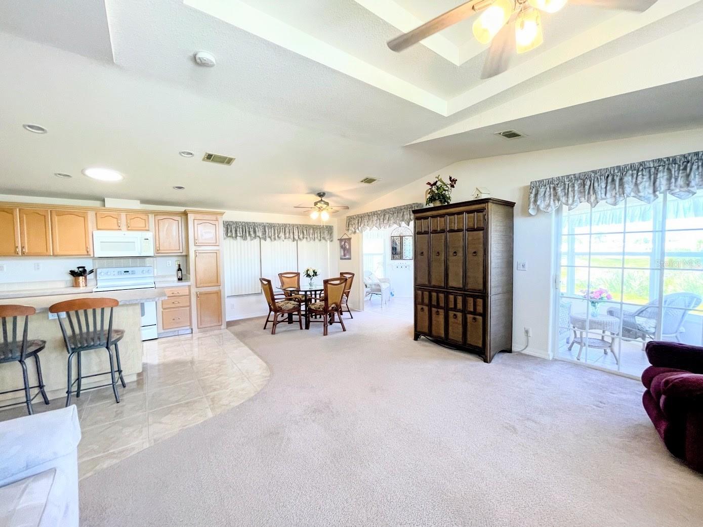 COUNTRY CLUB ESTATES - Residential