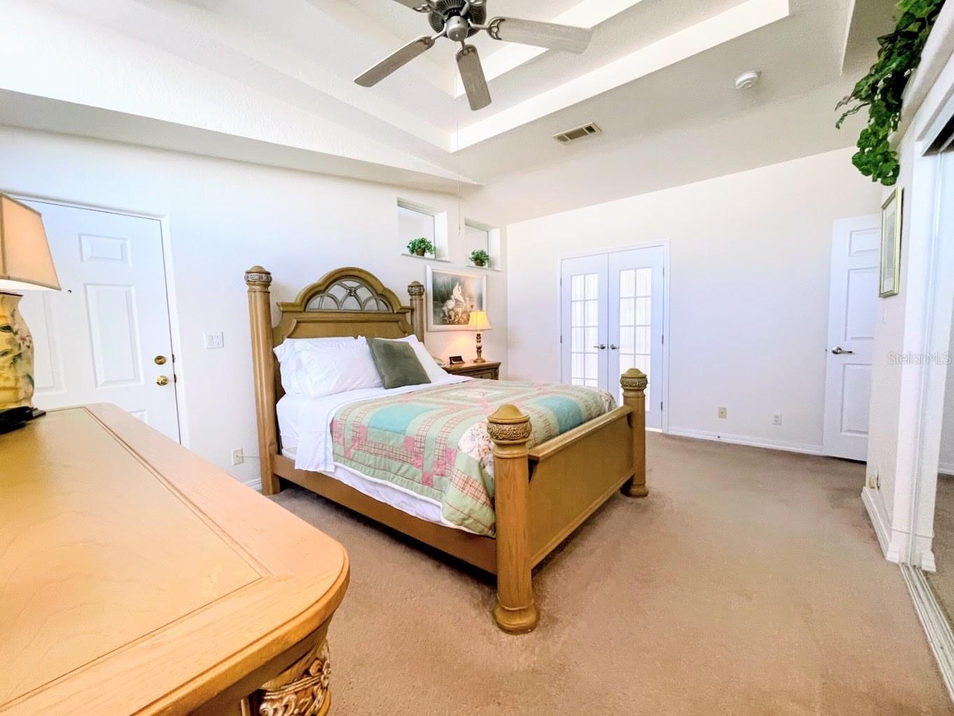 COUNTRY CLUB ESTATES - Residential