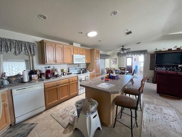 COUNTRY CLUB ESTATES - Residential