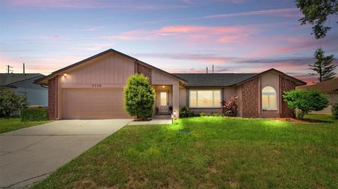 Photo of 7715 Indian Ridge Trail N, Kissimmee, FL 34747 (MLS # G5099665)