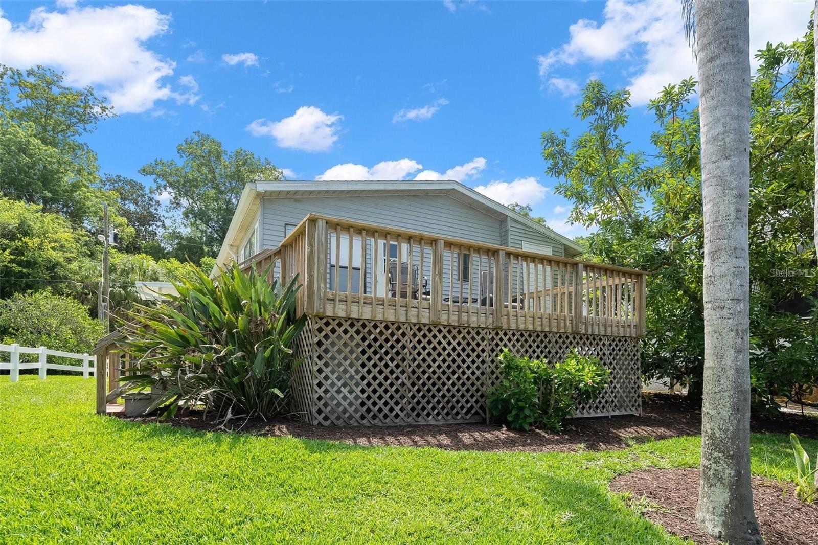 WEEKI WACHEE RIVER RETREATS - Residential Lease