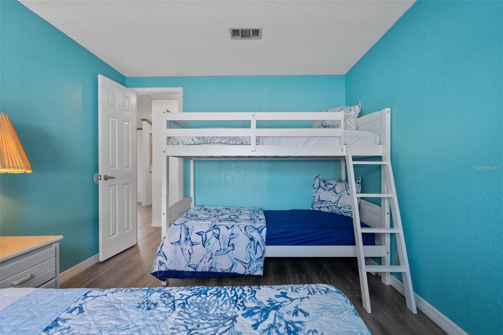 WEEKI WACHEE RIVER RETREATS - Residential Lease