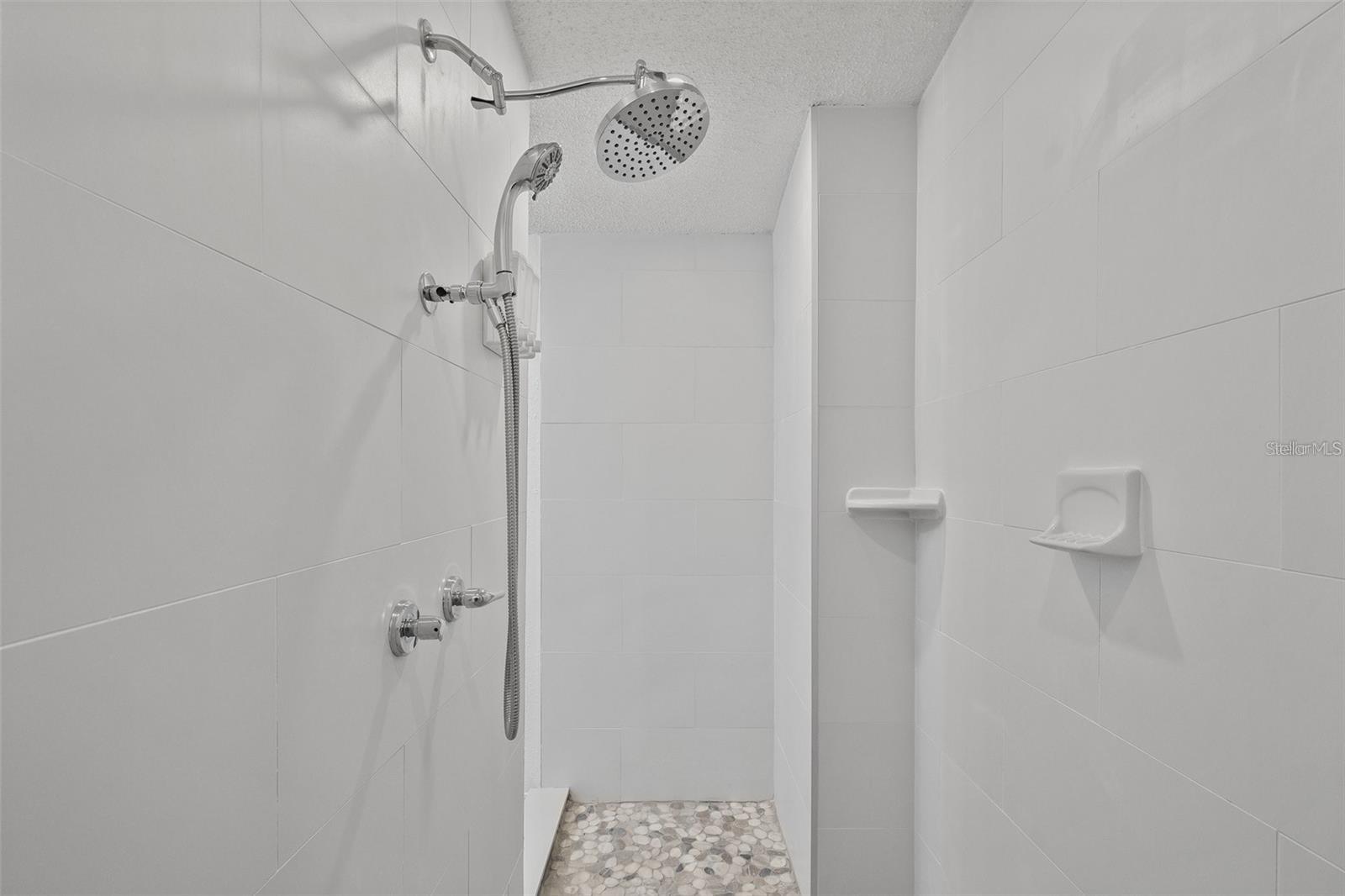 WEEKI WACHEE RIVER RETREATS - Residential Lease