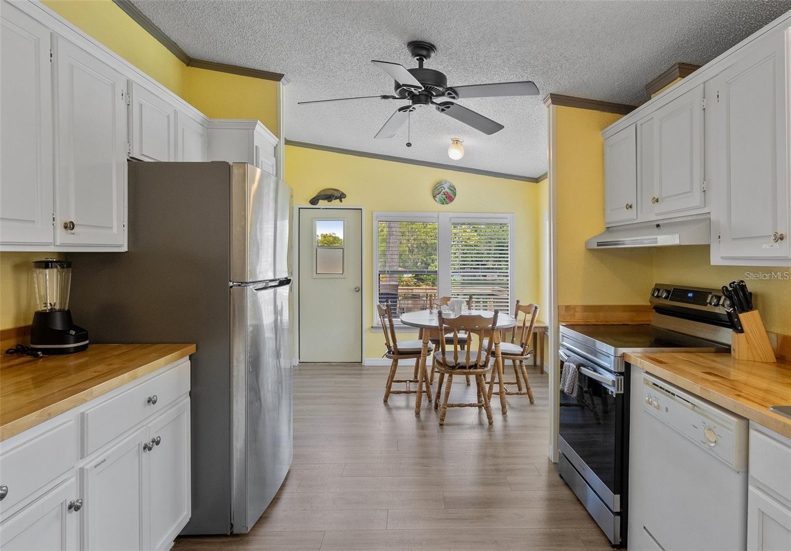 WEEKI WACHEE RIVER RETREATS - Residential Lease