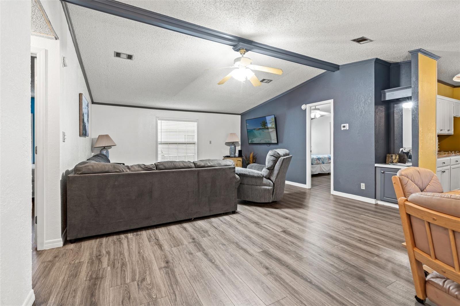 WEEKI WACHEE RIVER RETREATS - Residential Lease