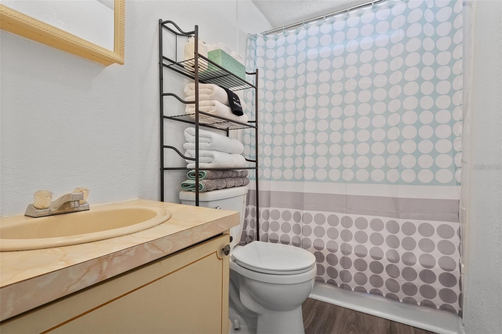 WEEKI WACHEE RIVER RETREATS - Residential Lease