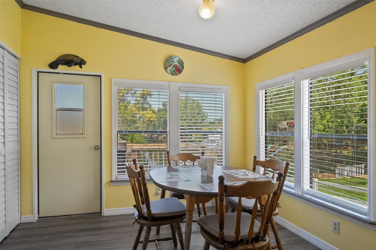 WEEKI WACHEE RIVER RETREATS - Residential Lease