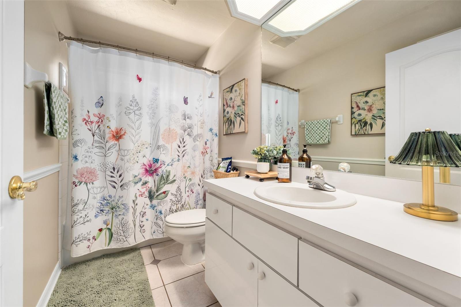 ASHTON - Residential