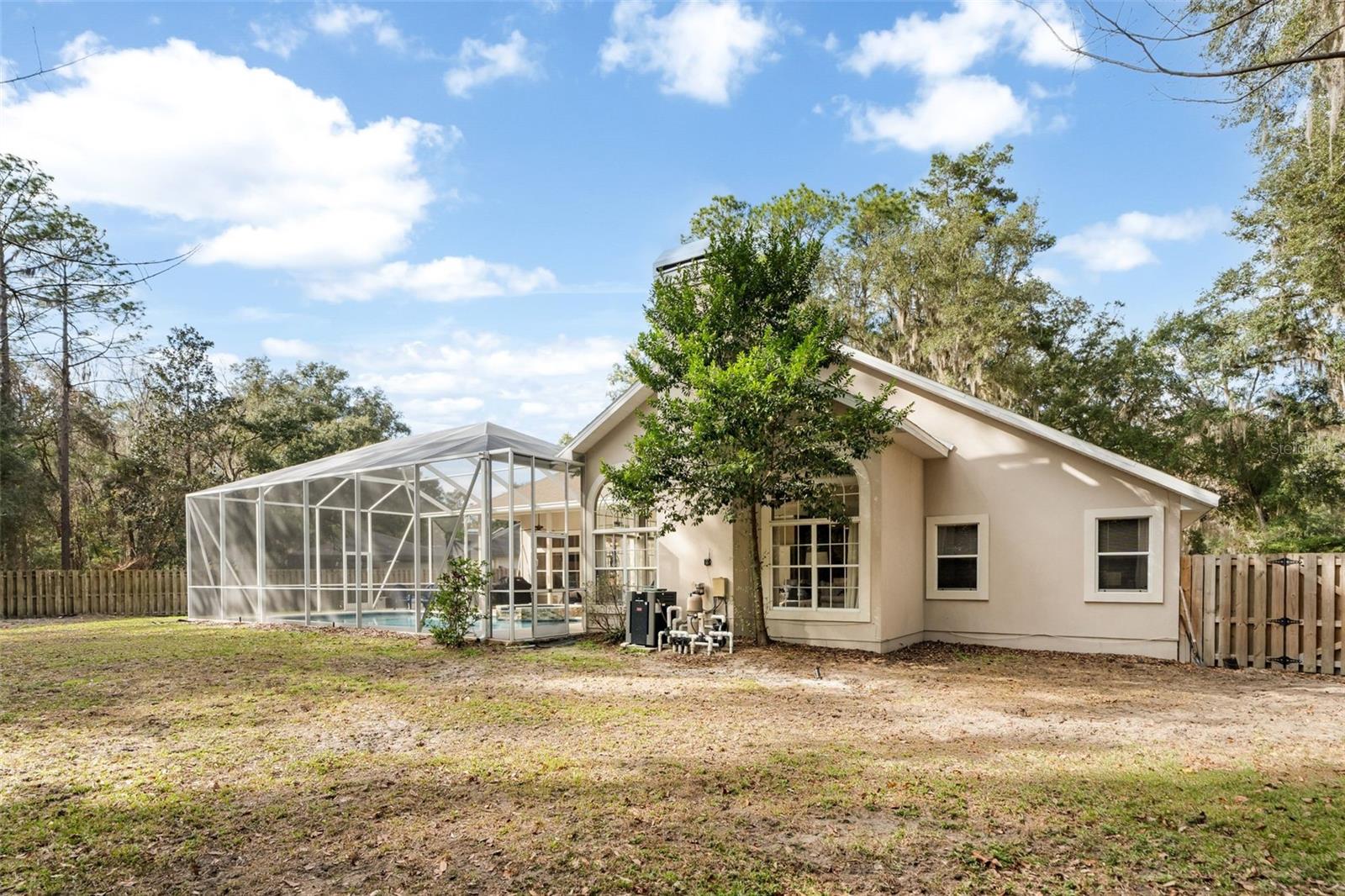 ASHTON - Residential