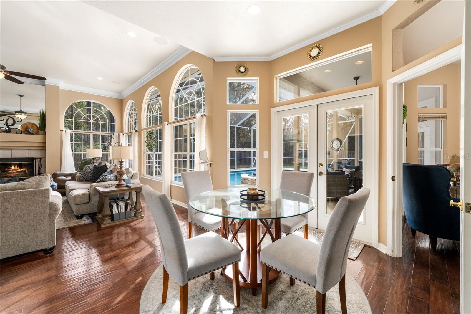 ASHTON - Residential