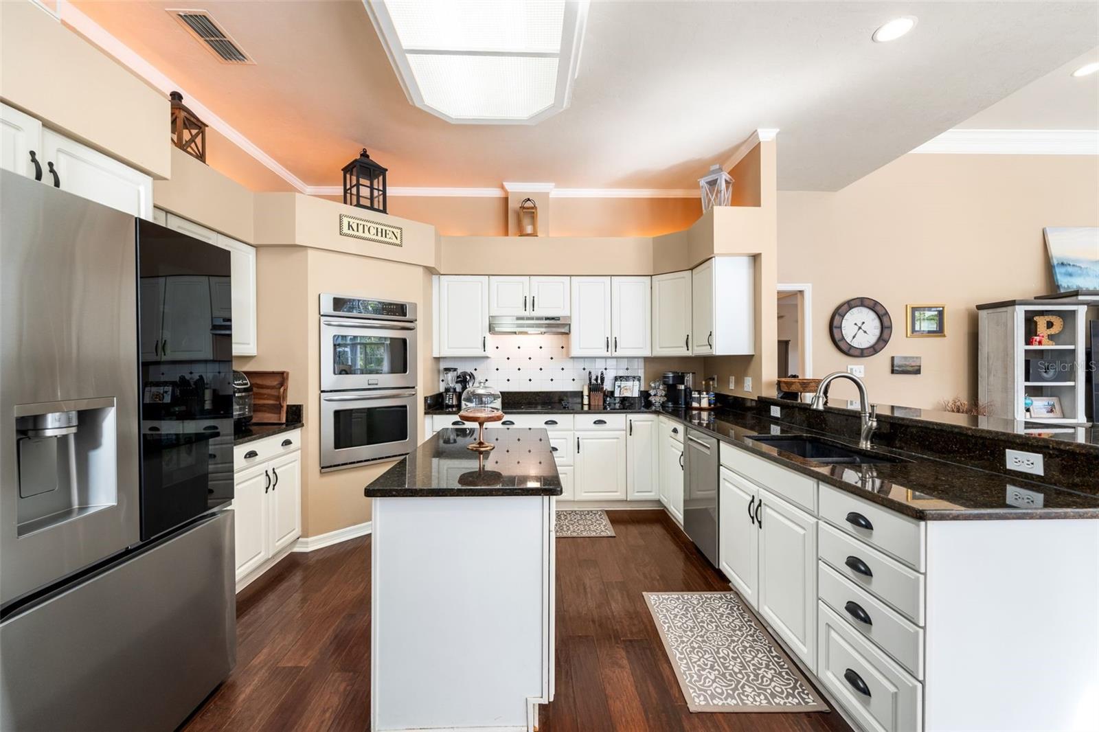 ASHTON - Residential