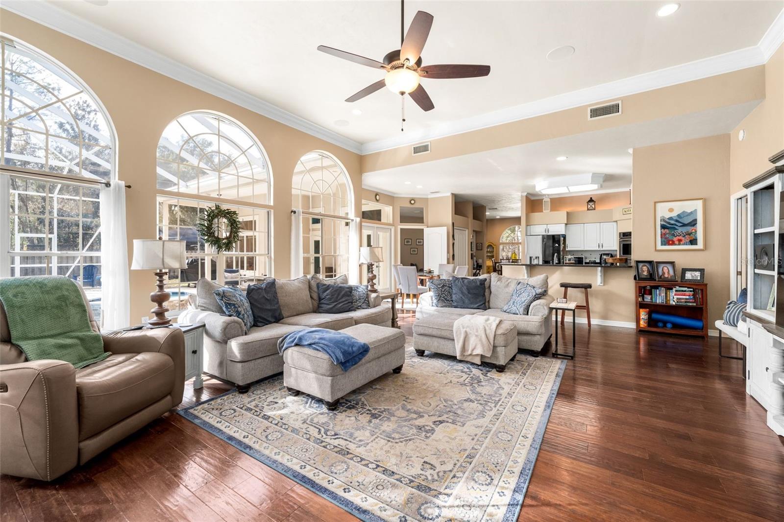 ASHTON - Residential