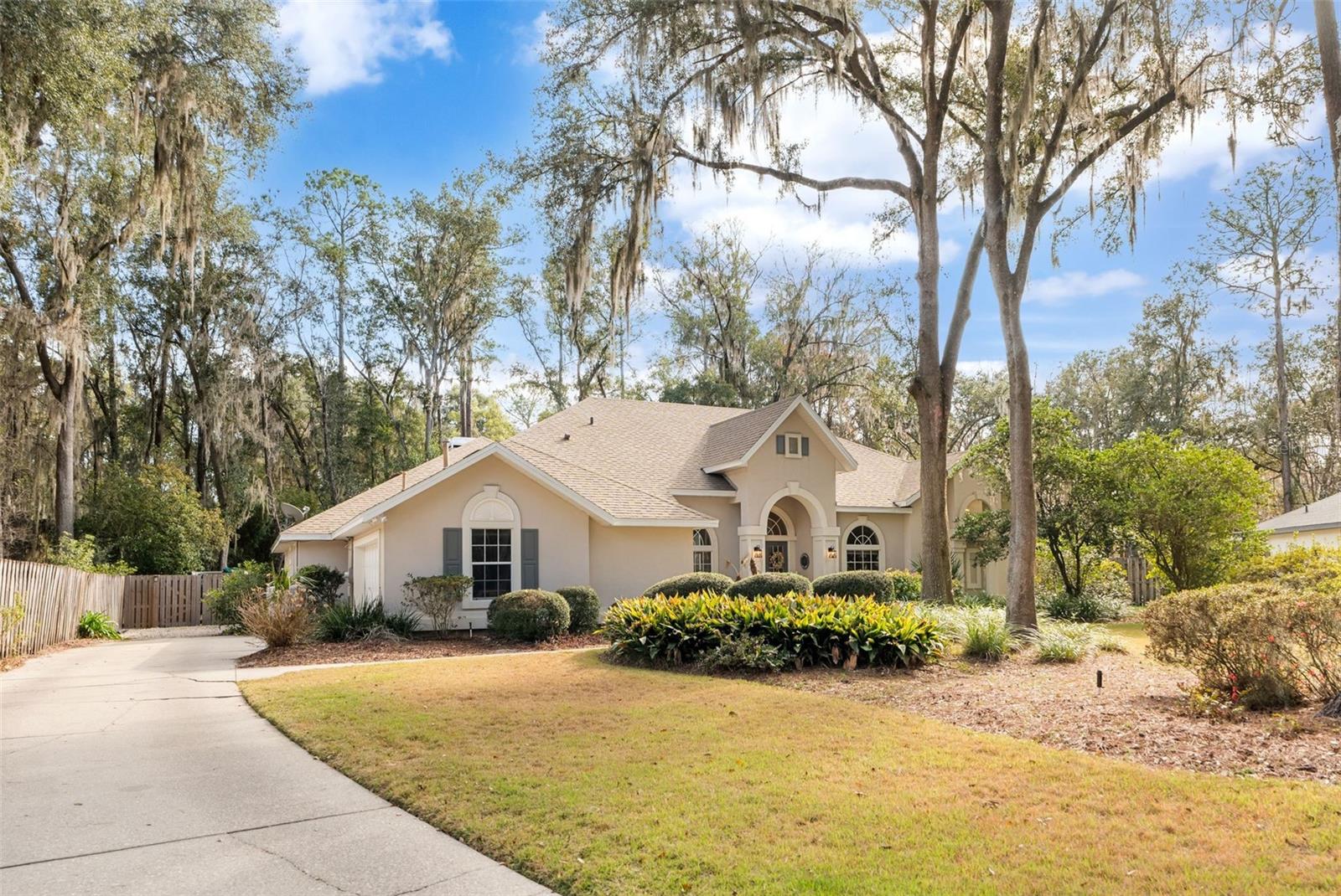 ASHTON - Residential