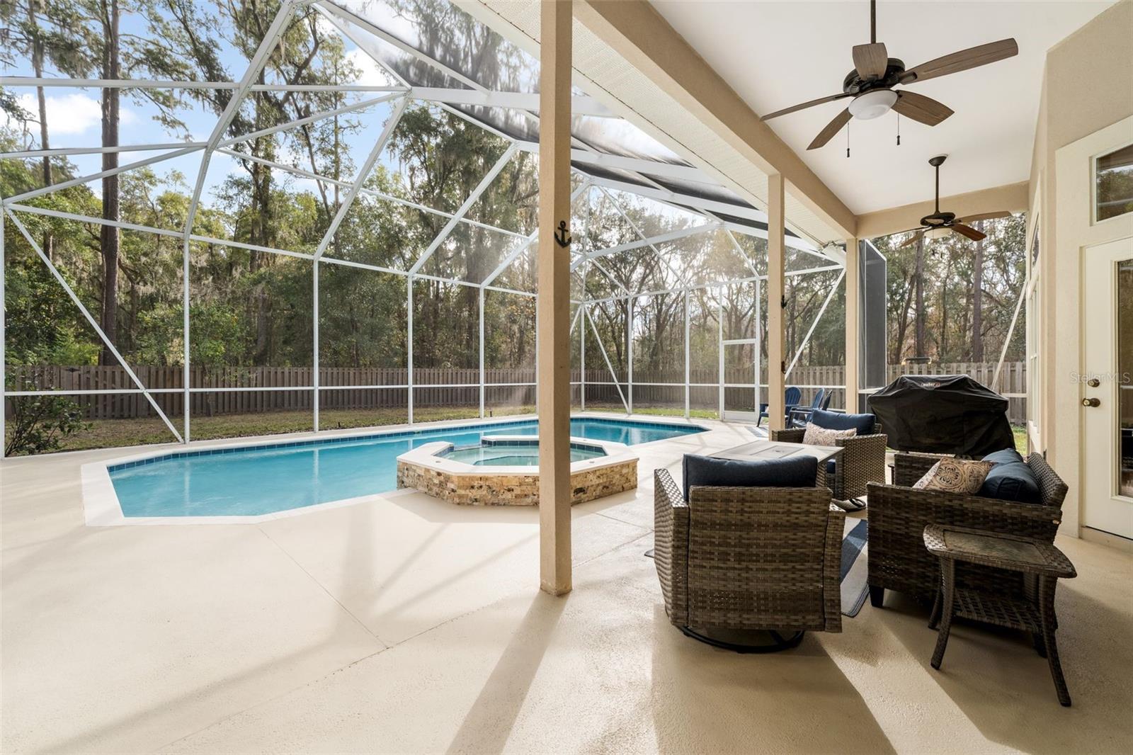 ASHTON - Residential