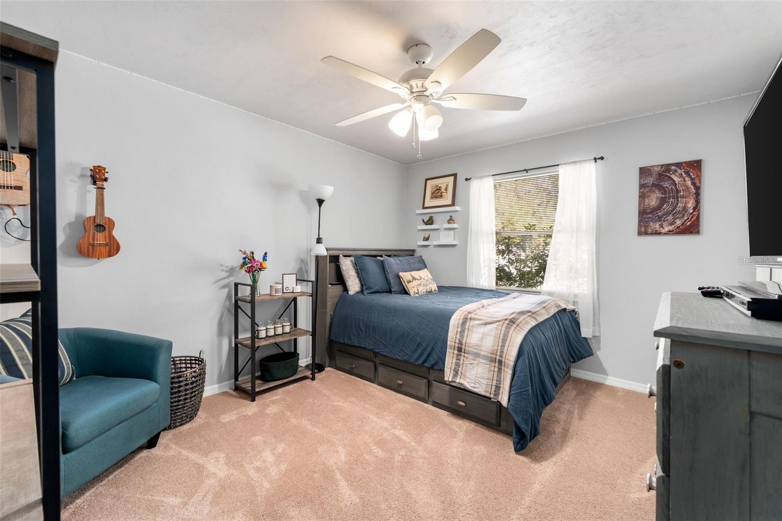 ASHTON - Residential