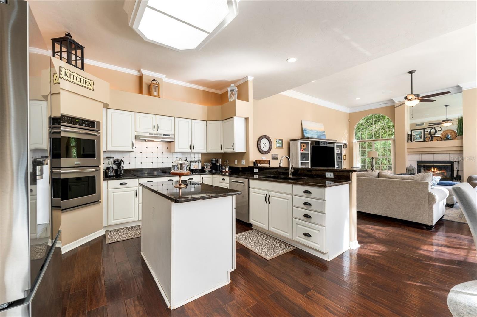 ASHTON - Residential