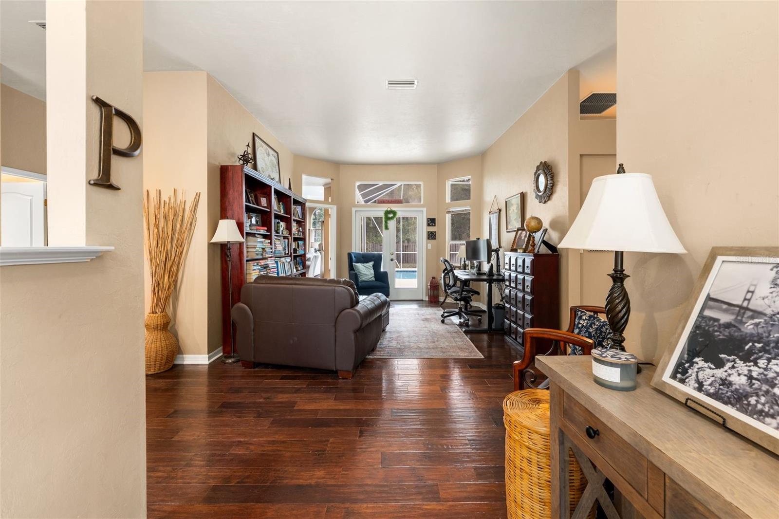 ASHTON - Residential