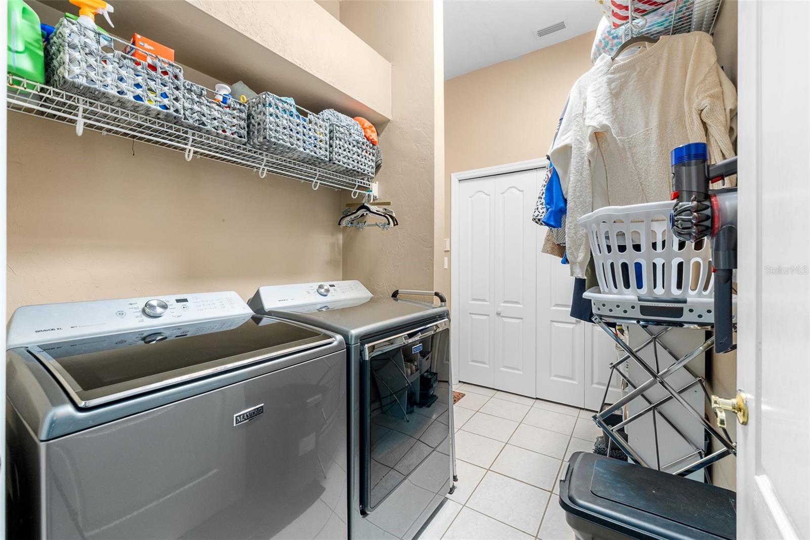 ASHTON - Residential