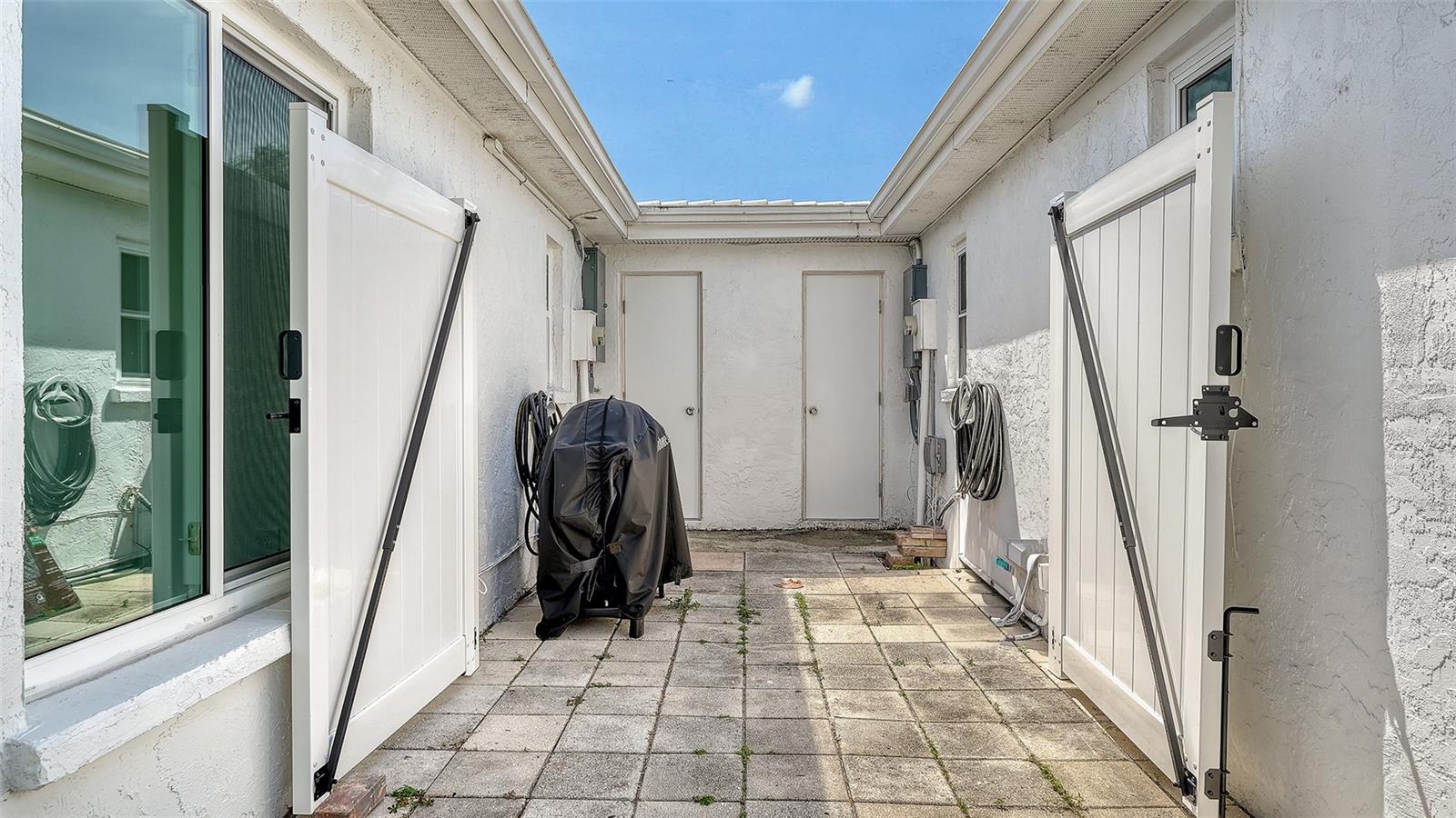 SPANISH MAIN YACHT CLUB CONDO - Residential