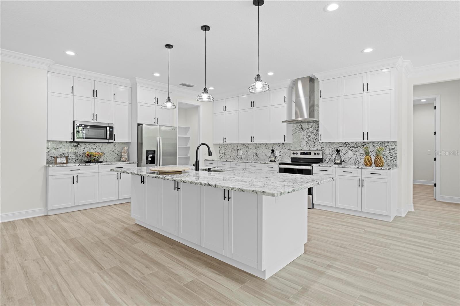 ROYAL HIGHLANDS - Residential