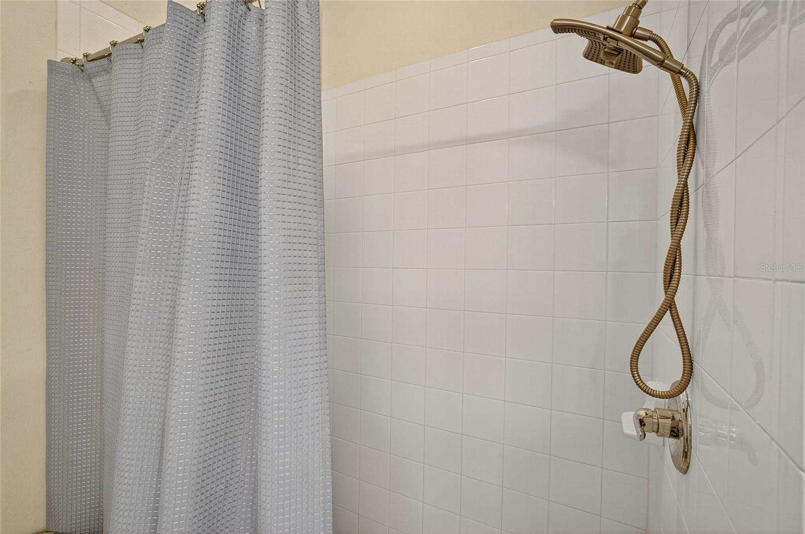 VICTORIA PARK INC 03 SE UNIT 02 - Residential