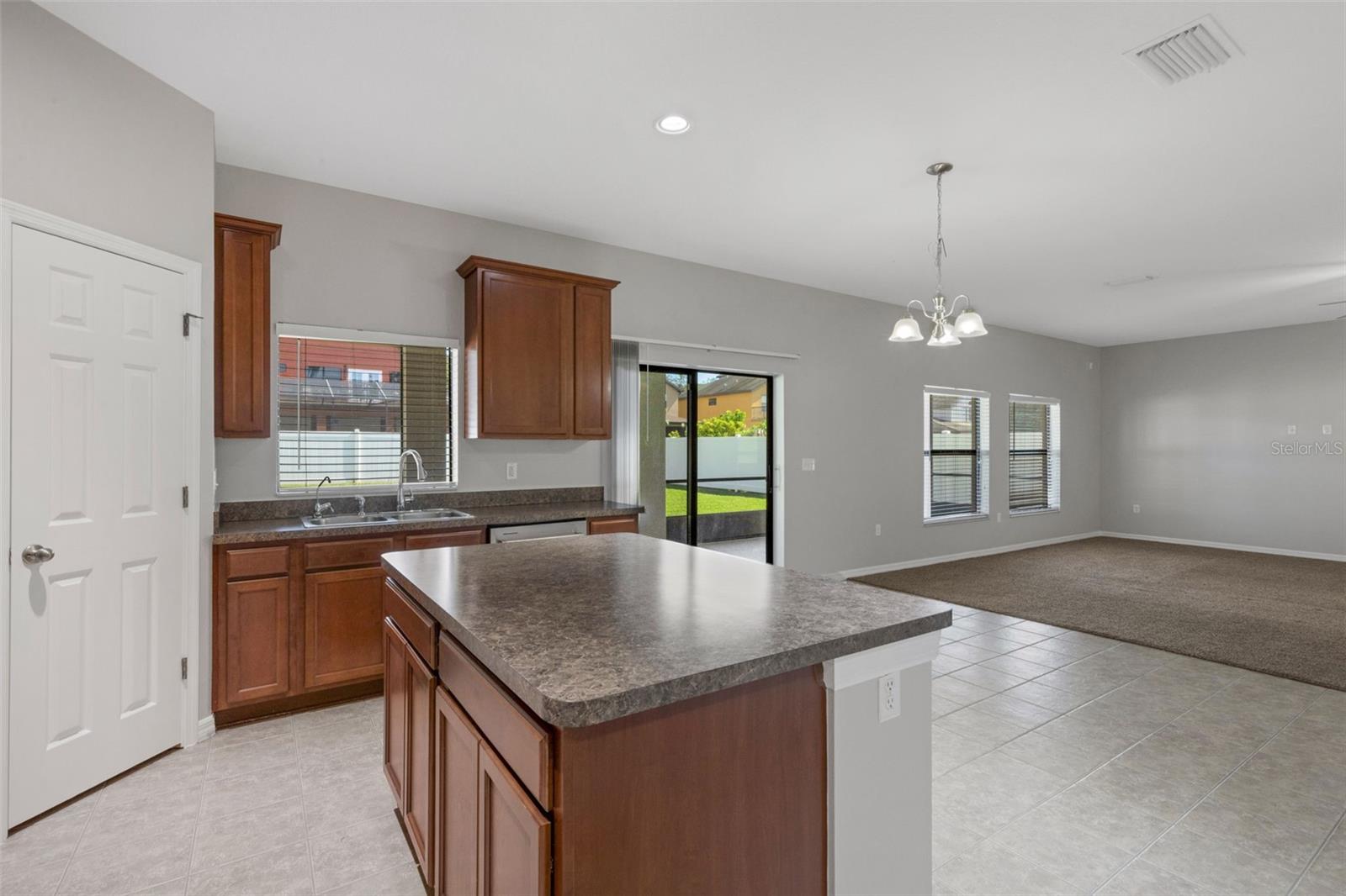 OAK LANDING - Residential