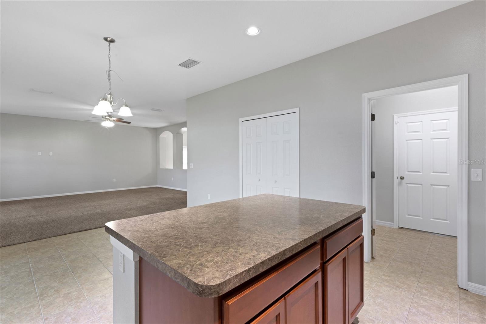 OAK LANDING - Residential