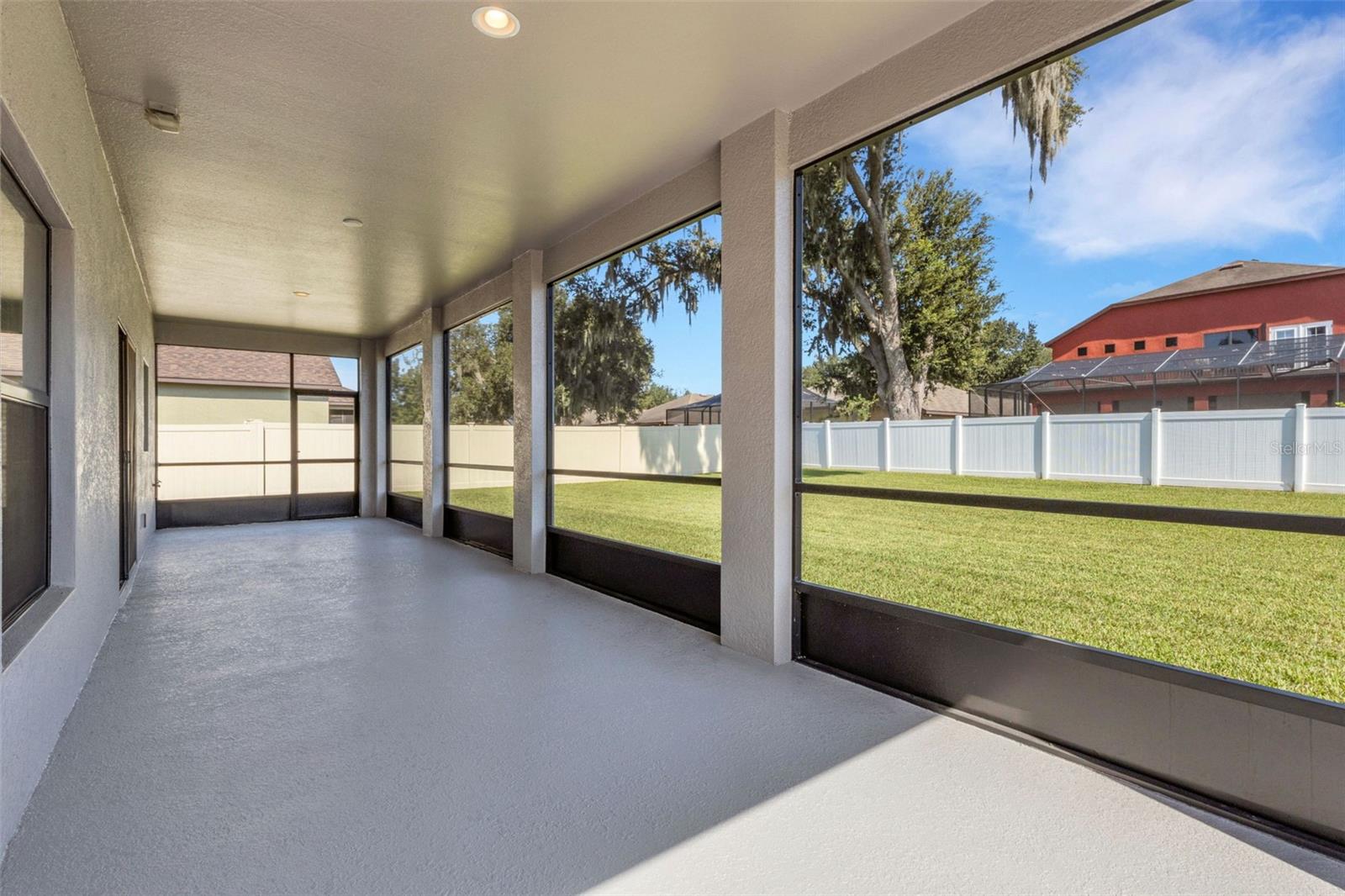 OAK LANDING - Residential