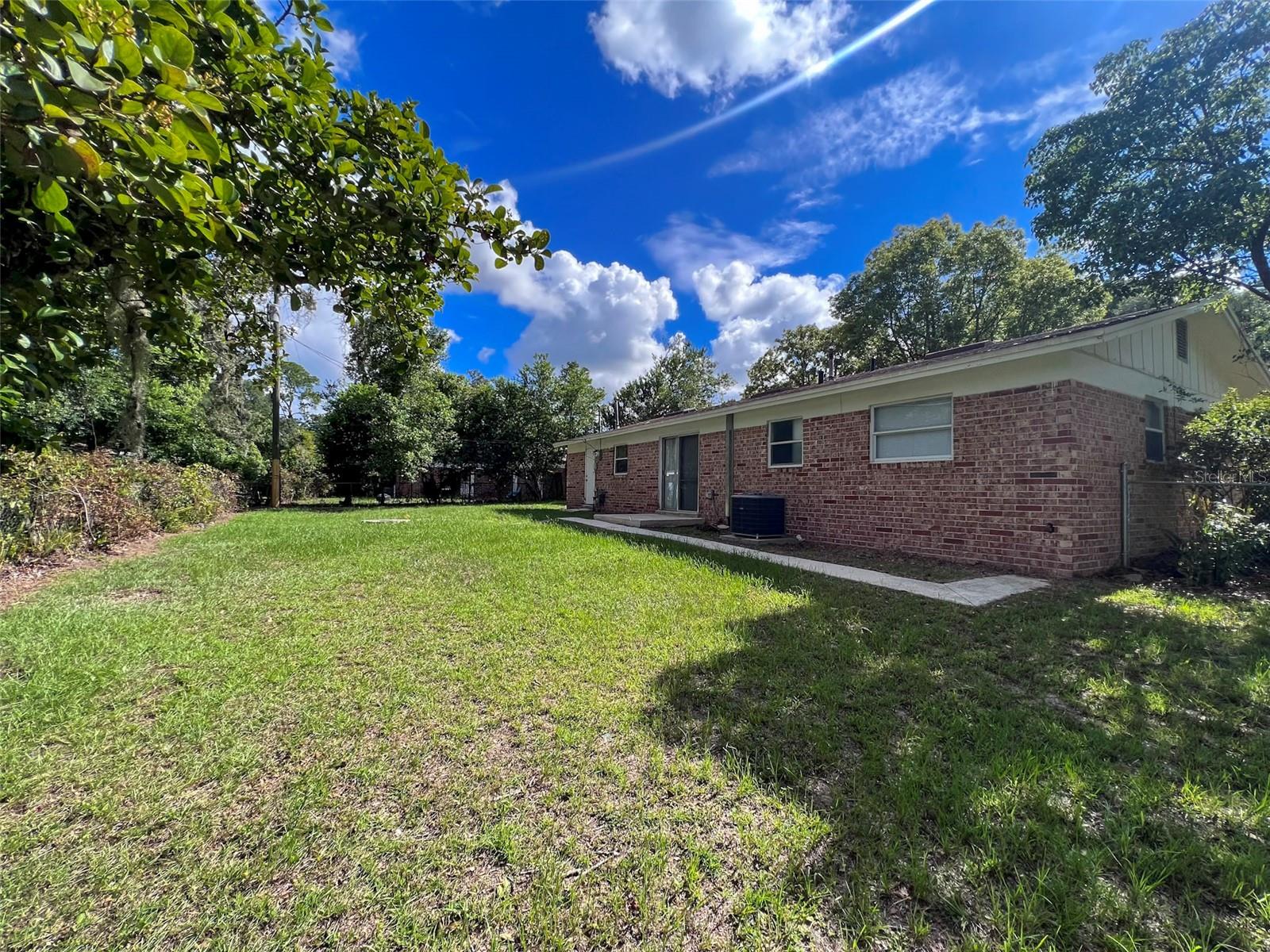 WOODLAND TERRACE - Residential Lease