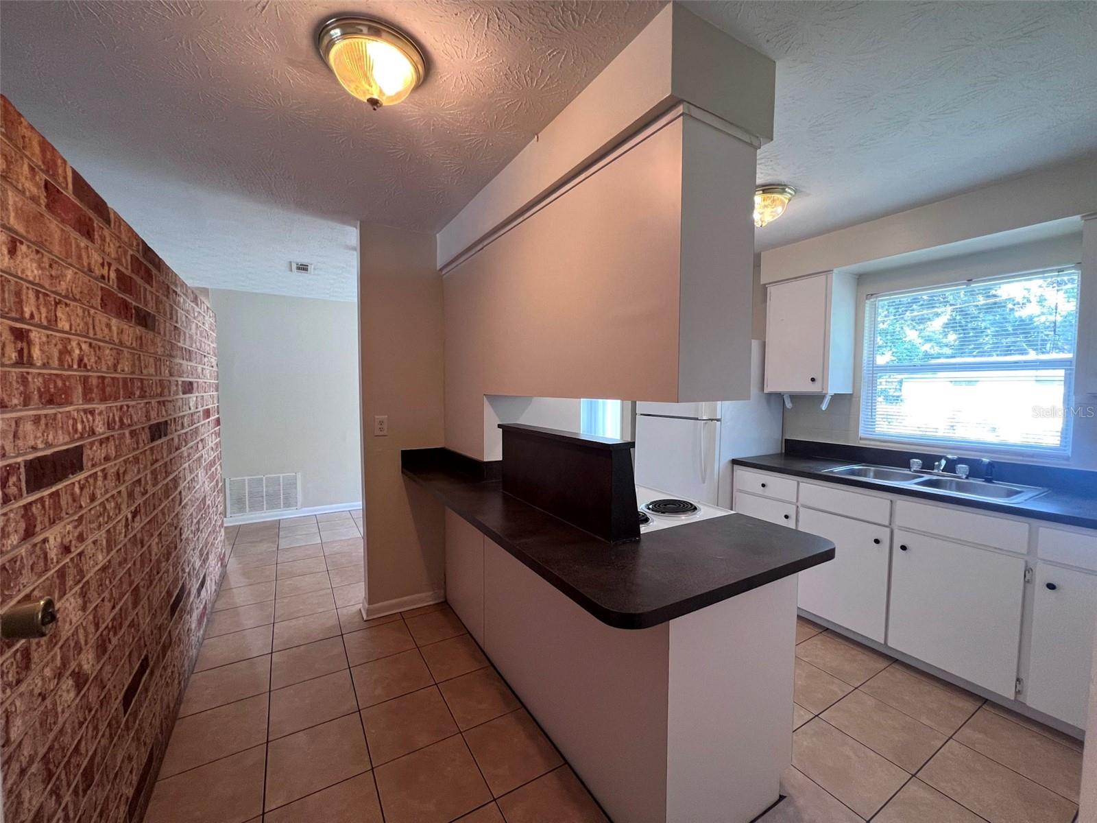 WOODLAND TERRACE - Residential Lease