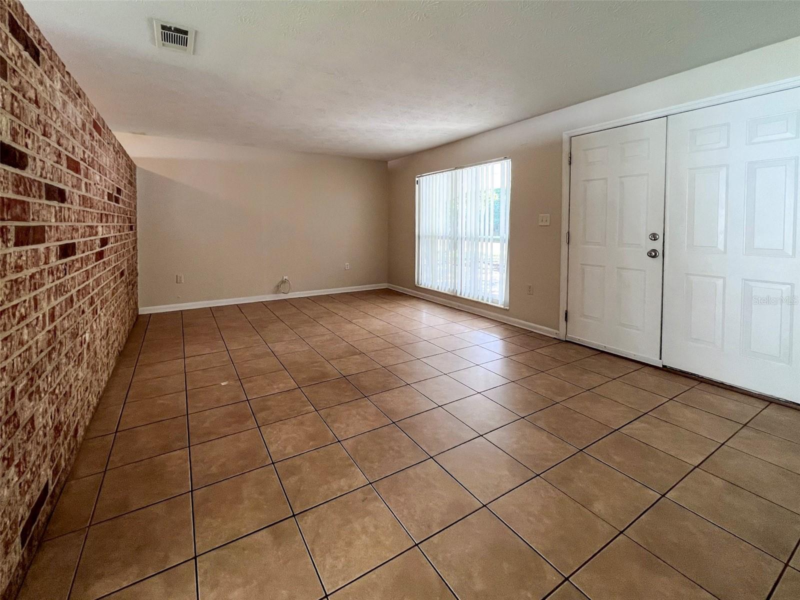 WOODLAND TERRACE - Residential Lease