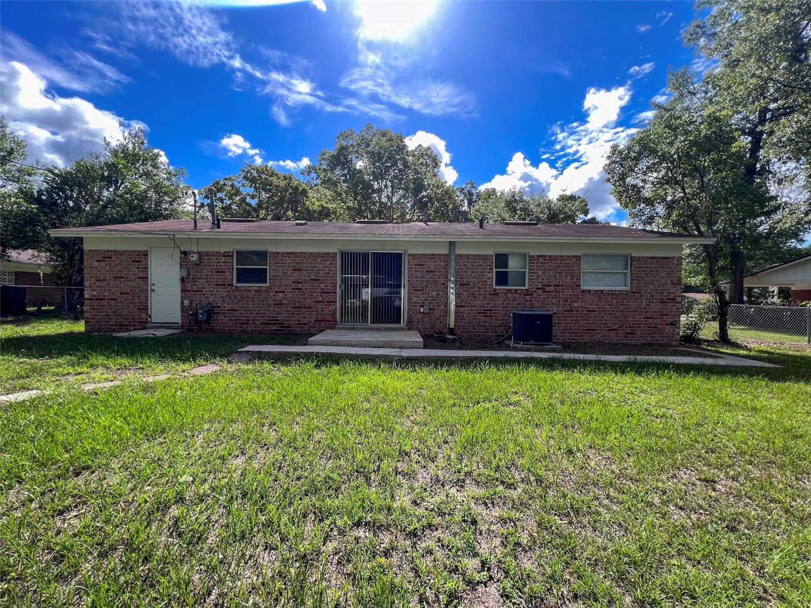 WOODLAND TERRACE - Residential Lease