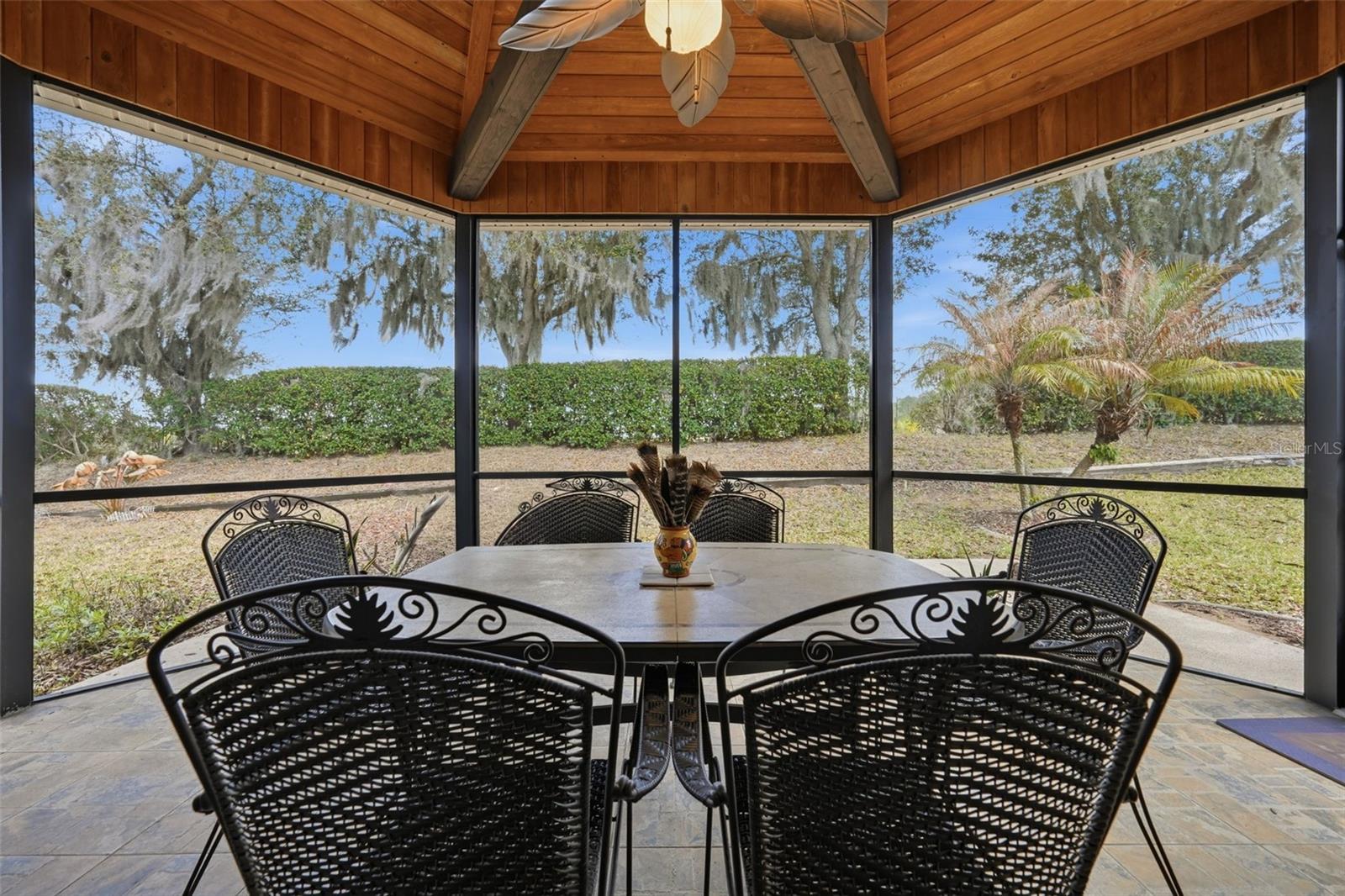 TAVARES ROYAL HARBOR PH 02 LT 179 - Residential