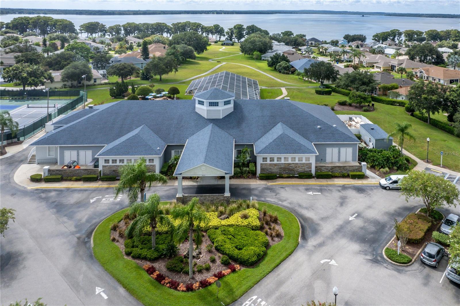 TAVARES ROYAL HARBOR PH 02 LT 179 - Residential