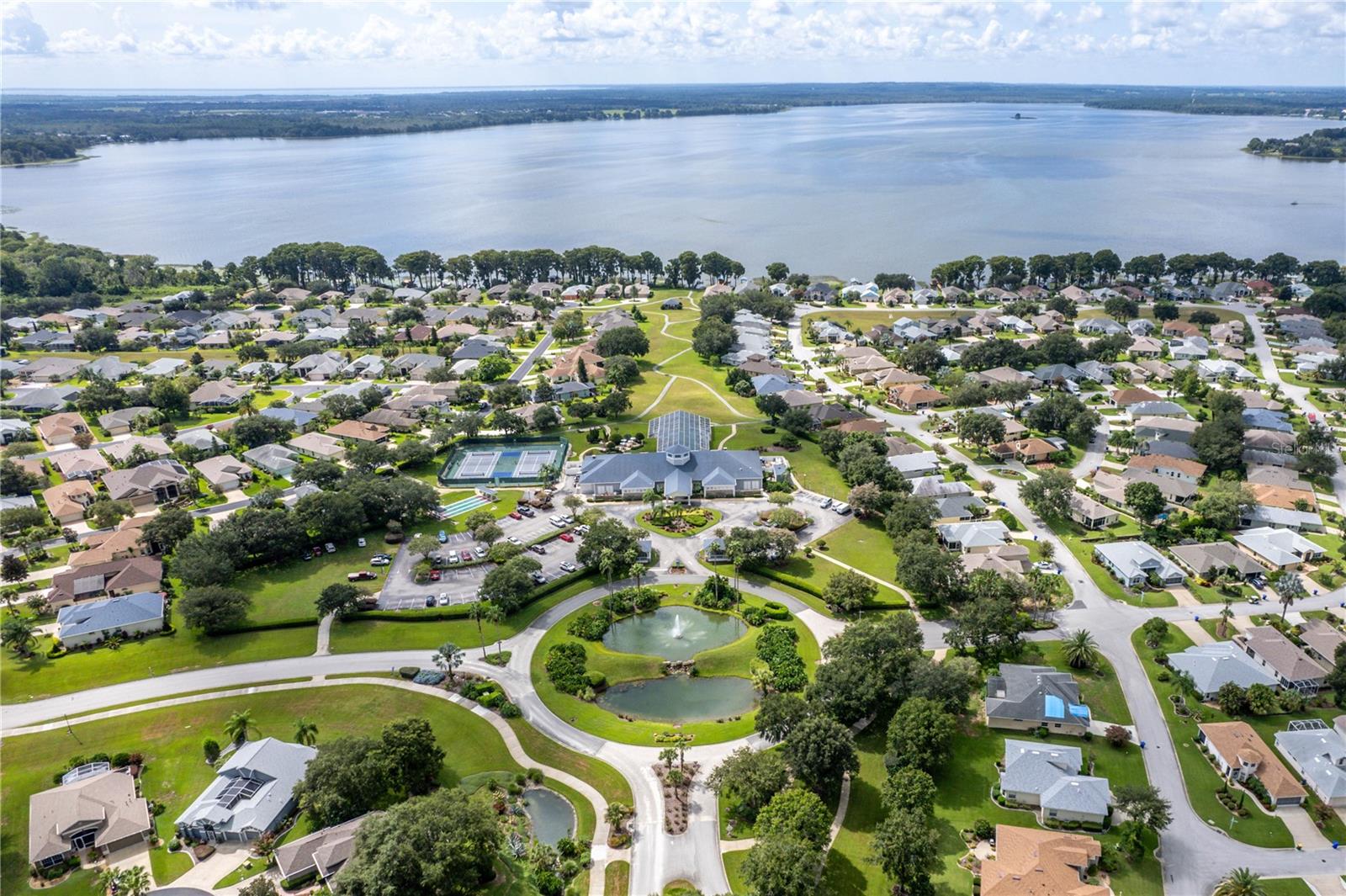 TAVARES ROYAL HARBOR PH 02 LT 179 - Residential