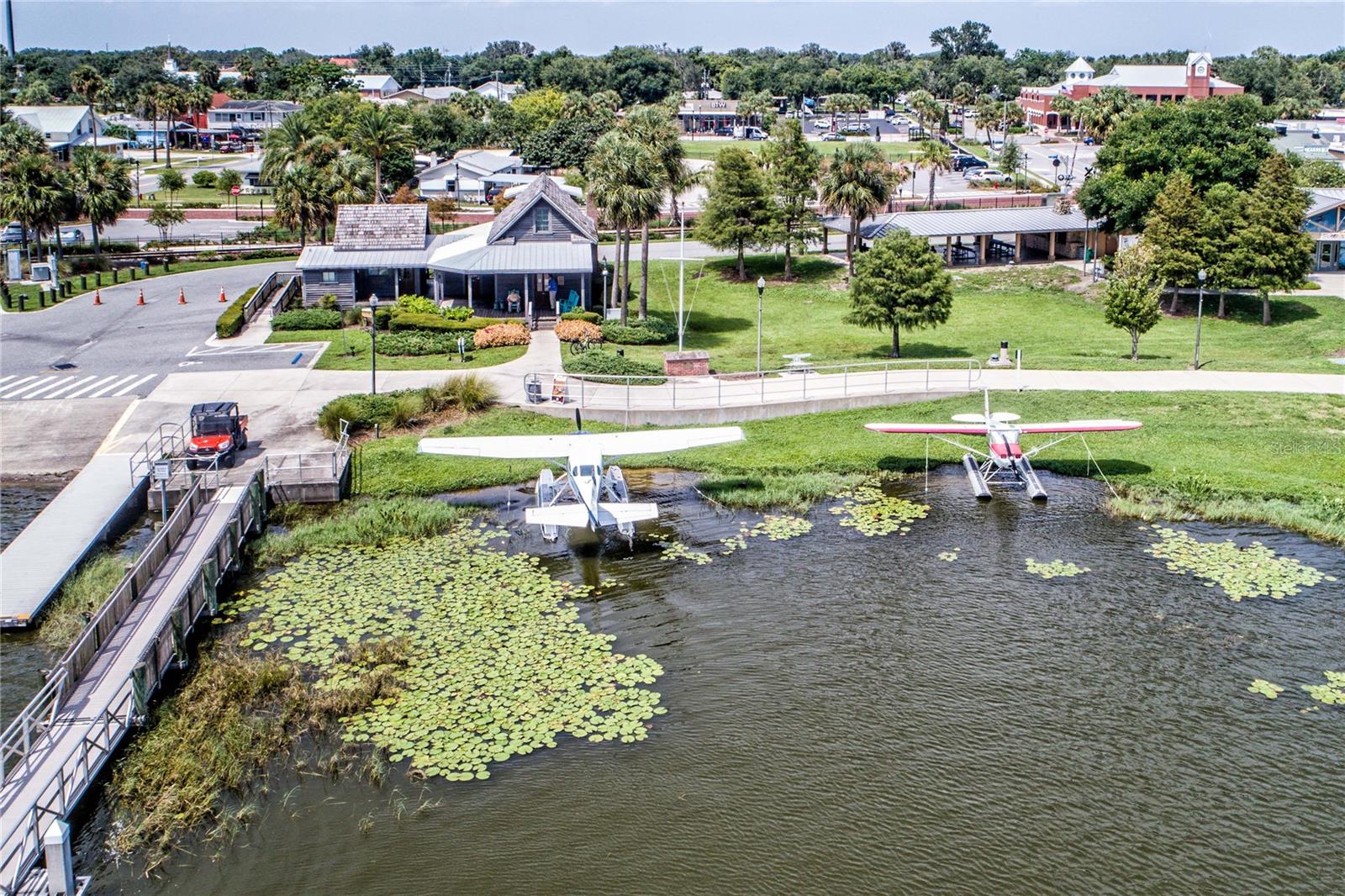 TAVARES ROYAL HARBOR PH 02 LT 179 - Residential