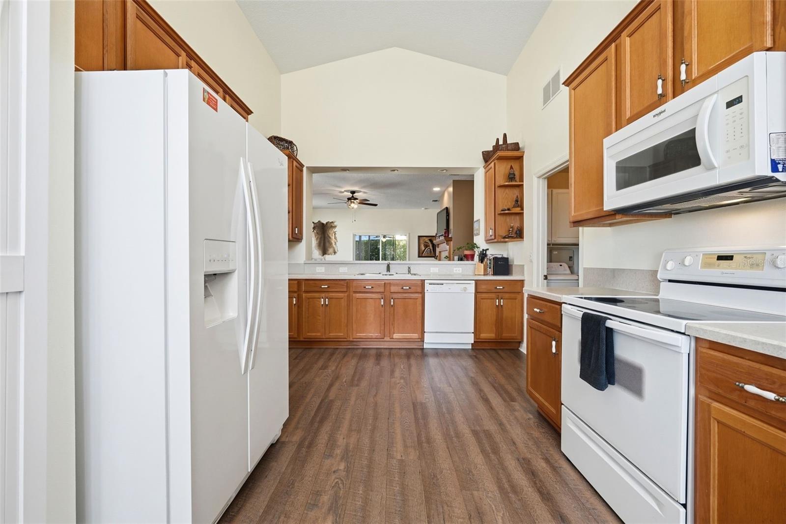 TAVARES ROYAL HARBOR PH 02 LT 179 - Residential